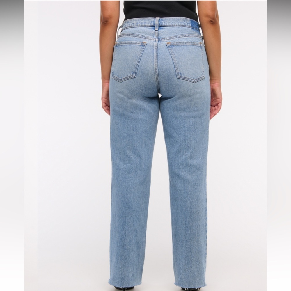 A&F Mid Rise Straight Jean NEVER WORN - Picture 4 of 11